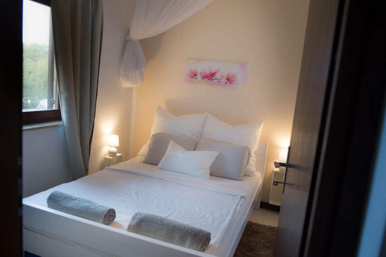 Apartmen Relax 200 M T Beach Rovinj Exterior foto