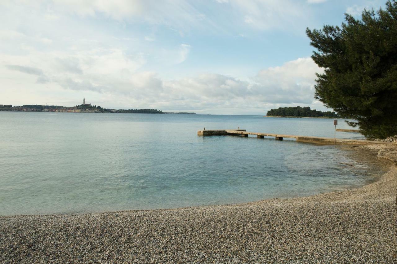 Apartmen Relax 200 M T Beach Rovinj Exterior foto