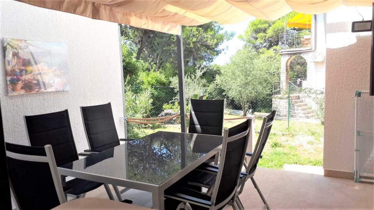 Apartmen Relax 200 M T Beach Rovinj Exterior foto