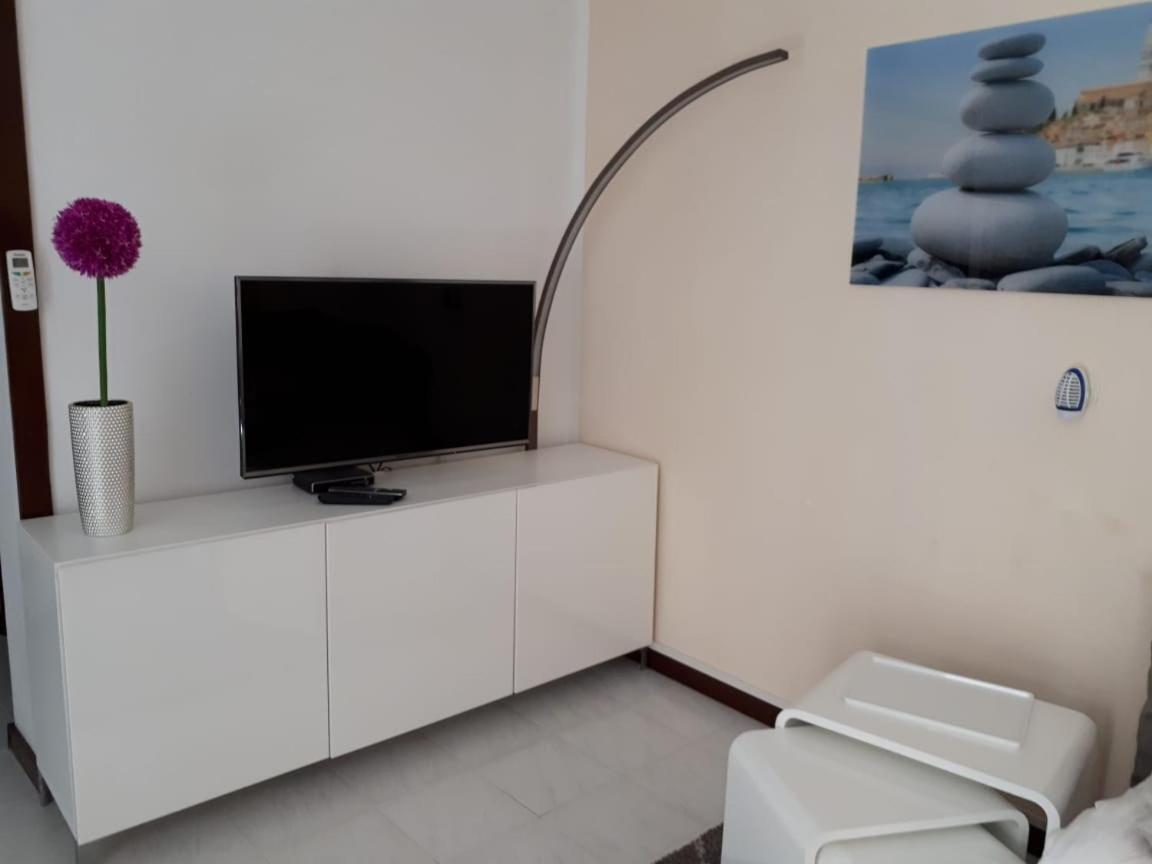 Apartmen Relax 200 M T Beach Rovinj Exterior foto
